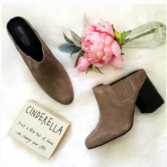 Sleek Adam Tucker Mules - Picture 4 of 4